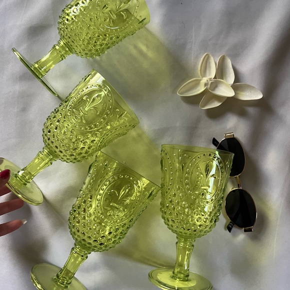 Debutante Glass Goblet, Set of 4, 10 Ounce, lime green - Picture 7 of 10